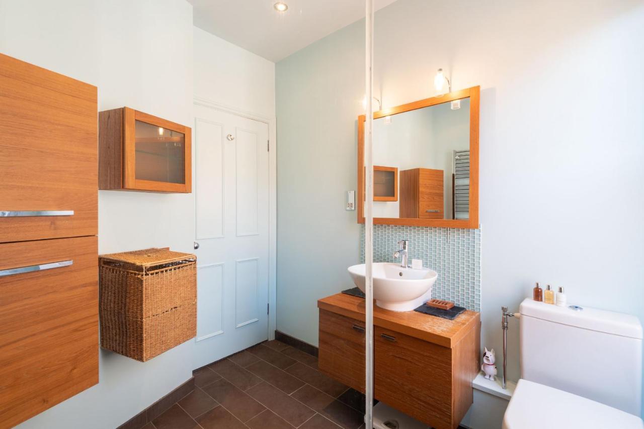 Apartment Picturesque Parsons By Underthedoormat London